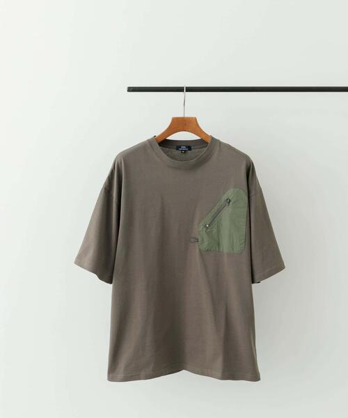 ITEMS URBANRESEARCH（アイテムズ アーバンリサーチ）の「ジップポケットキリカエクルーネックTシャツ（Tシャツ/カットソー・メンズ・チャコールグレー/ブラック/グレー系その他/カーキ/ホワイト・MEDIUM/LARGE/X-LARGE）」の12枚目の写真