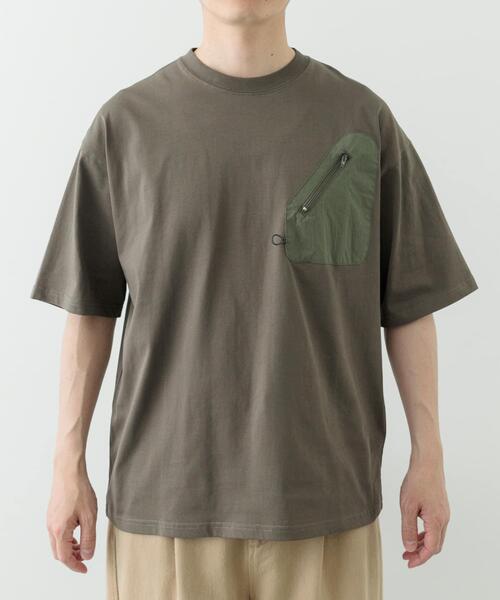 ITEMS URBANRESEARCH（アイテムズ アーバンリサーチ）の「ジップポケットキリカエクルーネックTシャツ（Tシャツ/カットソー・メンズ・チャコールグレー/ブラック/グレー系その他/カーキ/ホワイト・MEDIUM/LARGE/X-LARGE）」の13枚目の写真