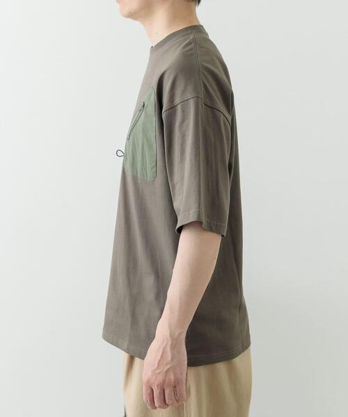 ITEMS URBANRESEARCH（アイテムズ アーバンリサーチ）の「ジップポケットキリカエクルーネックTシャツ（Tシャツ/カットソー・メンズ・チャコールグレー/ブラック/グレー系その他/カーキ/ホワイト・MEDIUM/LARGE/X-LARGE）」の14枚目の写真