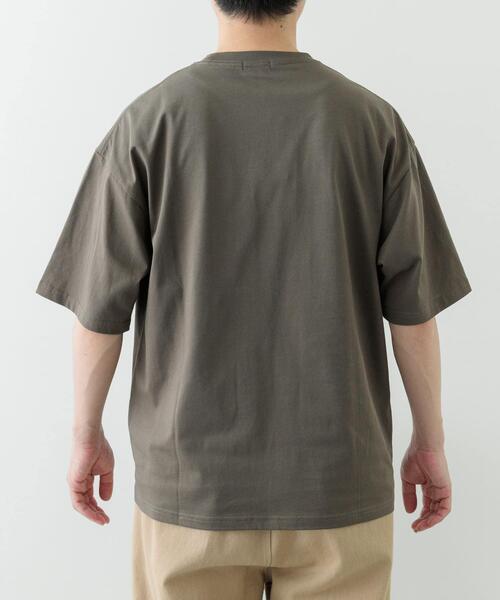 ITEMS URBANRESEARCH（アイテムズ アーバンリサーチ）の「ジップポケットキリカエクルーネックTシャツ（Tシャツ/カットソー・メンズ・チャコールグレー/ブラック/グレー系その他/カーキ/ホワイト・MEDIUM/LARGE/X-LARGE）」の15枚目の写真