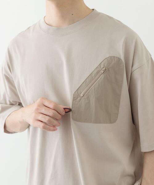 ITEMS URBANRESEARCH（アイテムズ アーバンリサーチ）の「ジップポケットキリカエクルーネックTシャツ（Tシャツ/カットソー・メンズ・チャコールグレー/ブラック/グレー系その他/カーキ/ホワイト・MEDIUM/LARGE/X-LARGE）」の20枚目の写真