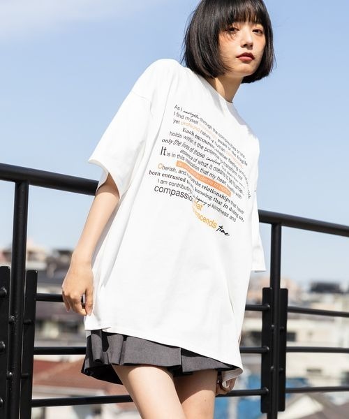 PBLIM(ページボーイリム)の「《UNISEX》テキストロゴTシャツ(Tシャツ/カットソー・レディース・オフホワイト/ブラック・MEDIUM/LARGE)」の17枚目の写真