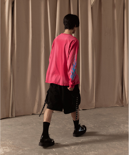 LIBERE(リベーレ)の「LIBERE リベーレ / FLAME LONG SLEEVE TEE ファイヤーパターンプリントビッグシルエットロンT / 251231-251232(Tシャツ/カットソー・メンズ・ブラック/ピンク・LARGE/MEDIUM/SMALL)」の3枚目の写真