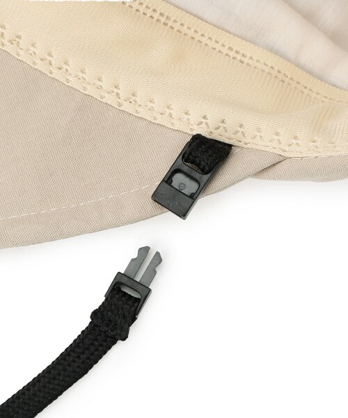 SHOO・LA・RUE(シューラルー)の「【UVカット】つば広キャスケット【サイズ調整/あご紐付き】(キャスケット・レディース・ライトベージュ/ブラック/ベージュ・00)」の10枚目の写真