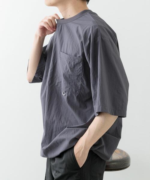 ITEMS URBANRESEARCH（アイテムズ アーバンリサーチ）の「『撥水/イージーケア/接触冷感/UVカット』タスランナイロンクルーネックドロストTシャツ（Tシャツ/カットソー・メンズ・ブラック/ネイビー/チャコールグレー・MEDIUM/LARGE）」の8枚目の写真