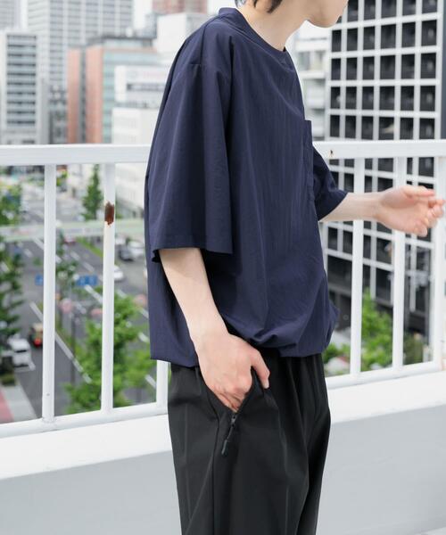 ITEMS URBANRESEARCH（アイテムズ アーバンリサーチ）の「『撥水/イージーケア/接触冷感/UVカット』タスランナイロンクルーネックドロストTシャツ（Tシャツ/カットソー・メンズ・ブラック/ネイビー/チャコールグレー・MEDIUM/LARGE）」の16枚目の写真
