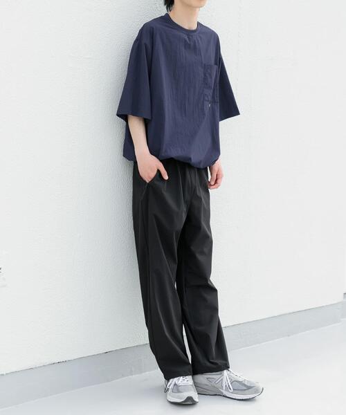 ITEMS URBANRESEARCH（アイテムズ アーバンリサーチ）の「『撥水/イージーケア/接触冷感/UVカット』タスランナイロンクルーネックドロストTシャツ（Tシャツ/カットソー・メンズ・ブラック/ネイビー/チャコールグレー・MEDIUM/LARGE）」の19枚目の写真