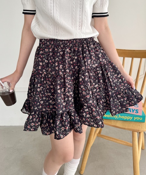 SOLLON.(ソルロン)の「小花柄ティアードミニスカパン(スカート・レディース・アイボリー/ブラック・M)」の16枚目の写真