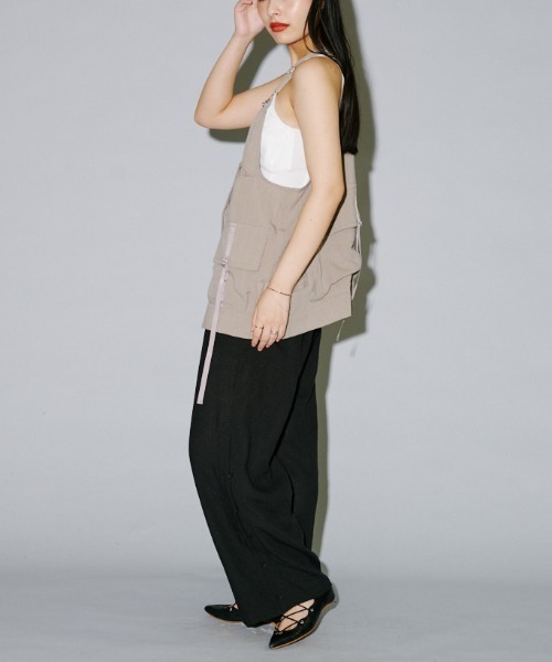 terrace(テラス)の「リネンライクサイドボタンスリットパンツ(チノパンツ・レディース・カーキ/ブラック/ベージュ・MEDIUM)」の2枚目の写真