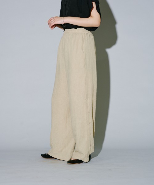 terrace(テラス)の「リネンライクサイドボタンスリットパンツ(チノパンツ・レディース・カーキ/ブラック/ベージュ・MEDIUM)」の17枚目の写真