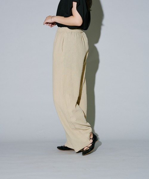 terrace(テラス)の「リネンライクサイドボタンスリットパンツ(チノパンツ・レディース・カーキ/ブラック/ベージュ・MEDIUM)」の7枚目の写真
