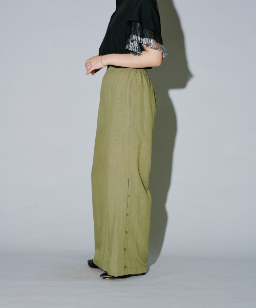 terrace(テラス)の「リネンライクサイドボタンスリットパンツ(チノパンツ・レディース・カーキ/ブラック/ベージュ・MEDIUM)」の14枚目の写真