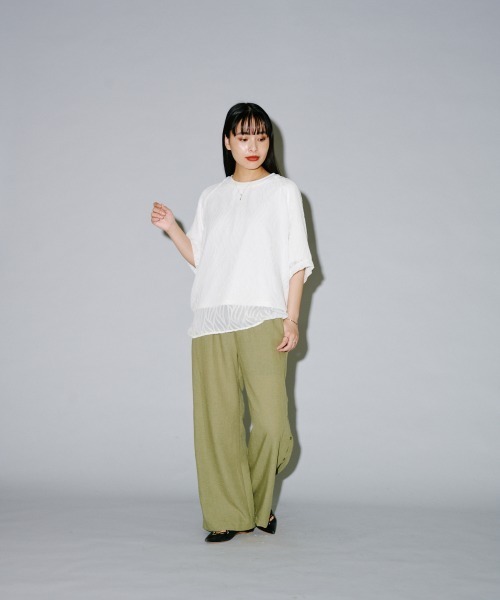 terrace(テラス)の「リネンライクサイドボタンスリットパンツ(チノパンツ・レディース・カーキ/ブラック/ベージュ・MEDIUM)」の8枚目の写真