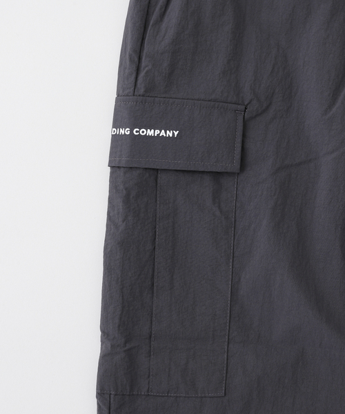 POP TRADING COMPANY(ポップトレーディングカンパニー)の「POP TRADING COMPANY / ポップトレーディングカンパニー cargo track pants(スラックス・メンズ・チャコールグレー・MEDIUM/LARGE)」の4枚目の写真