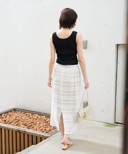 EMMA　ROUGE VIF（エマルージュヴィフ）の「【一部店舗限定】シャーリングタイトスカート（スカート・レディース・オフホワイト/ブラック・36/38）」の15枚目の写真