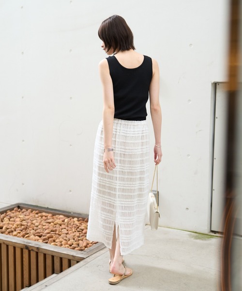 EMMA　ROUGE VIF（エマルージュヴィフ）の「【一部店舗限定】シャーリングタイトスカート（スカート・レディース・オフホワイト/ブラック・36/38）」の16枚目の写真