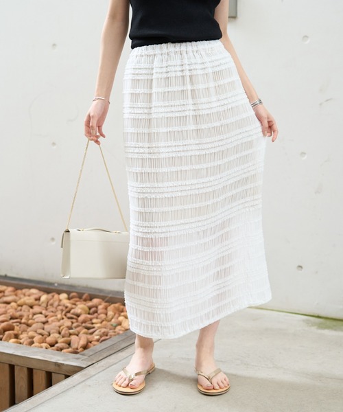 EMMA　ROUGE VIF（エマルージュヴィフ）の「【一部店舗限定】シャーリングタイトスカート（スカート・レディース・オフホワイト/ブラック・36/38）」の3枚目の写真