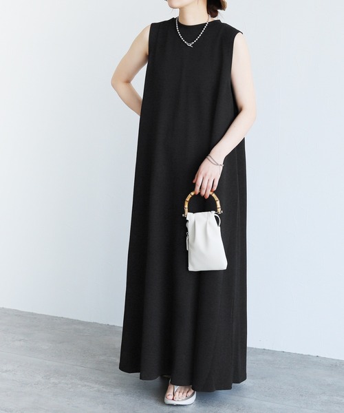 reca（レカ）の「エンボス風Ａラインワンピース（ワンピース・レディース・ブラック/チャコール・M-L）」の6枚目の写真