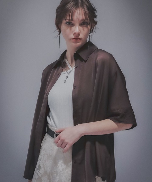 HARE（ハレ）の「レーザーカットビッグシャツ(HARE)（シャツ/ブラウス・レディース・ブラック/ブラウン・FREE）」の12枚目の写真