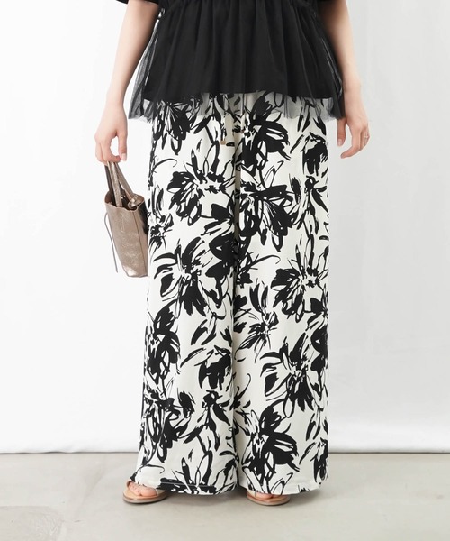 LUCA/LADY LUCK LUCA（ルカ/レディラックルカ）の「LC/LLL プリントイージーパンツ（その他パンツ・レディース・オフホワイト/ブラック/グリーン・FREE）」の8枚目の写真