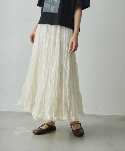 Lunea（ルネア）の「しわプリーツフリルティアードスカート（スカート・レディース・ベージュ/ブラック/ホワイト/グレー・FREE）」の6枚目の写真
