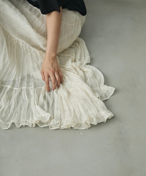 Lunea（ルネア）の「しわプリーツフリルティアードスカート（スカート・レディース・ベージュ/ブラック/ホワイト/グレー・FREE）」の8枚目の写真