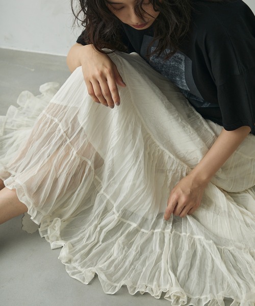 Lunea（ルネア）の「しわプリーツフリルティアードスカート（スカート・レディース・ベージュ/ブラック/ホワイト/グレー・FREE）」の10枚目の写真