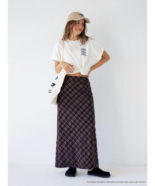 Ungrid（アングリッド）の「フェイクスウェードラウンドトゥスリッポン（スリッポン・レディース・カーキ/ブラック・L/M/S）」の5枚目の写真