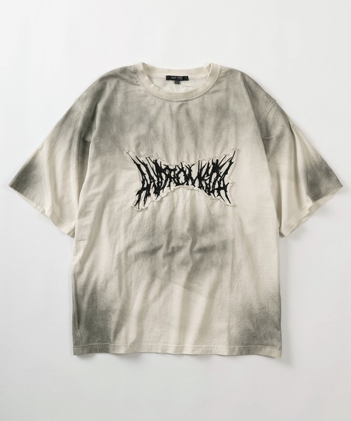 SlashDate(スラッシュデイト)の「【82】グランジ加工 ヴィンテージテイスト 刺繍デザイン Tシャツ オーバーサイズ(Tシャツ/カットソー・メンズ・アイボリー/ブラック/ブラック系その他/オフホワイト・M/L)」の5枚目の写真