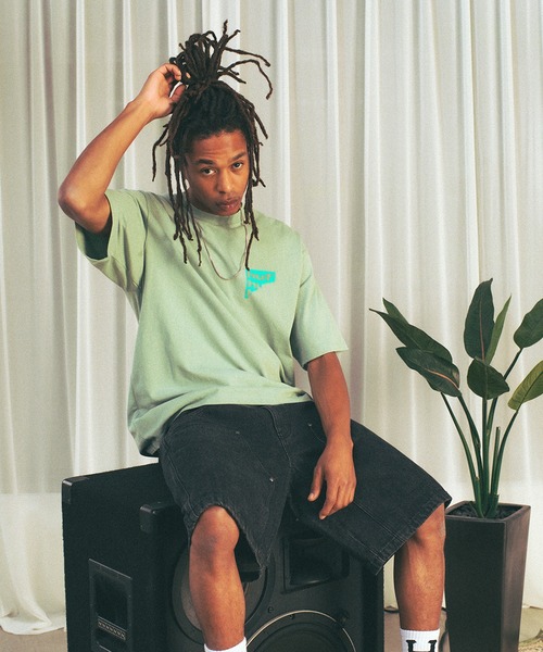 HUF(ハフ)の「MEMORY OF FREEDOM TEE(Tシャツ/カットソー・メンズ・ホワイト/グリーン系その他/ブラック・S/M/L/XL/XXL)」の6枚目の写真