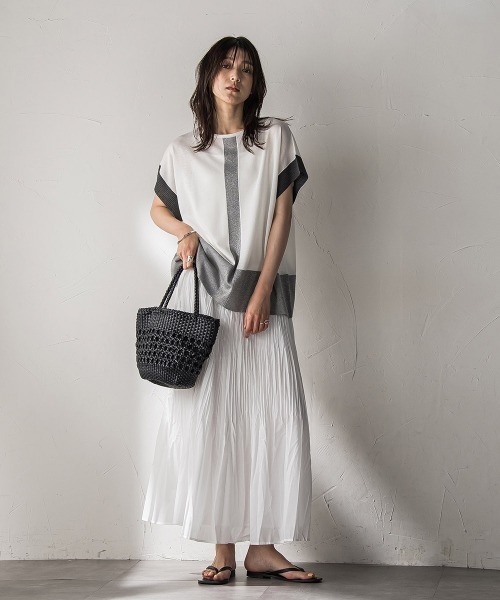 MAYSON GREY(メイソングレイ)の「シアーランダムプリーツスカート≪洗濯機で洗える≫(スカート・レディース・ブラック/ホワイト/レッド・M)」の8枚目の写真