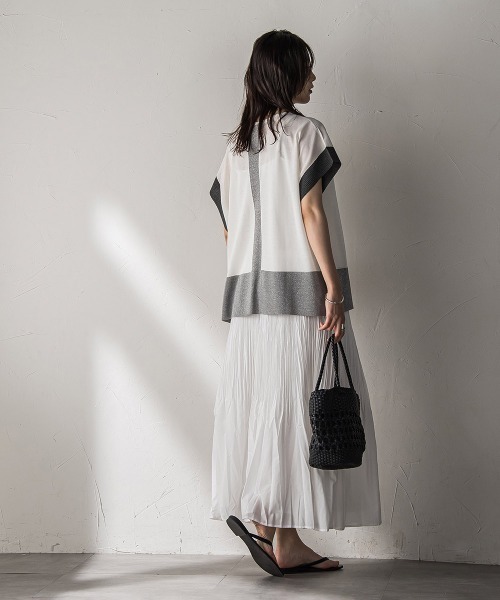 MAYSON GREY(メイソングレイ)の「シアーランダムプリーツスカート≪洗濯機で洗える≫(スカート・レディース・ブラック/ホワイト/レッド・M)」の10枚目の写真