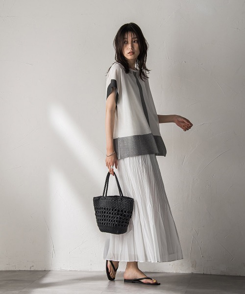 MAYSON GREY(メイソングレイ)の「シアーランダムプリーツスカート≪洗濯機で洗える≫(スカート・レディース・ブラック/ホワイト/レッド・M)」の11枚目の写真