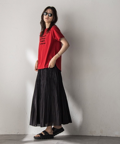 MAYSON GREY(メイソングレイ)の「シアーランダムプリーツスカート≪洗濯機で洗える≫(スカート・レディース・ブラック/ホワイト/レッド・M)」の22枚目の写真
