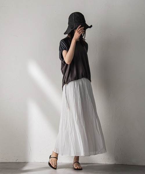 MAYSON GREY(メイソングレイ)の「シアーランダムプリーツスカート≪洗濯機で洗える≫(スカート・レディース・ブラック/ホワイト/レッド・M)」の15枚目の写真