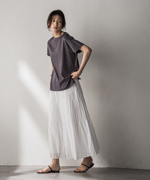 MAYSON GREY(メイソングレイ)の「シアーランダムプリーツスカート≪洗濯機で洗える≫(スカート・レディース・ブラック/ホワイト/レッド・M)」の18枚目の写真