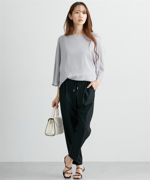 nissen（ニッセン）の「【ひんやり接触冷感】ストレッチ素材ジョガーパンツ（その他パンツ・レディース・グレイッシュベージュ/ブラック/グリーン・S/M/L/LL）」の4枚目の写真