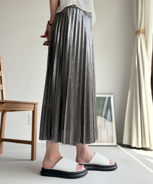 LUGG NAGG（ラグナグ）の「【Design Note】【厚底】プラットフォームボリュームパフィーサンダル（サンダル・レディース・ホワイト/ブラック・L/LL/M/S）」の6枚目の写真