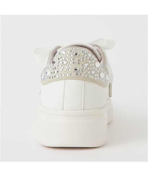 +diana（プラスダイアナ）の「新色追加！【軽量】ラインストーン付きリボンスニーカー（スニーカー・レディース・ブラック/ベージュ/ホワイト/ピンク・22.0cm/22.5cm/23.0cm/23.5cm/24.0cm/24.5cm/25.0cm/25.5cm/26.0cm/21.5cm）」の10枚目の写真