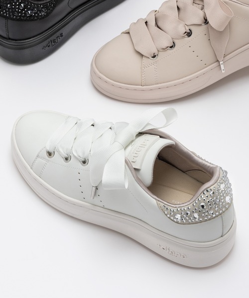 +diana（プラスダイアナ）の「新色追加！【軽量】ラインストーン付きリボンスニーカー（スニーカー・レディース・ブラック/ベージュ/ホワイト/ピンク・22.0cm/22.5cm/23.0cm/23.5cm/24.0cm/24.5cm/25.0cm/25.5cm/26.0cm/21.5cm）」の22枚目の写真