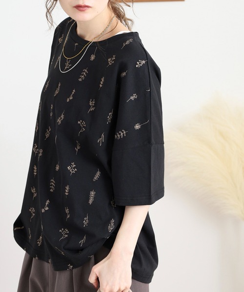 Emago（イマゴ）の「EMAGO お花全面刺繍Ｔ（Tシャツ/カットソー・レディース・ネイビー/レッド/ブラック・FREE）」の6枚目の写真