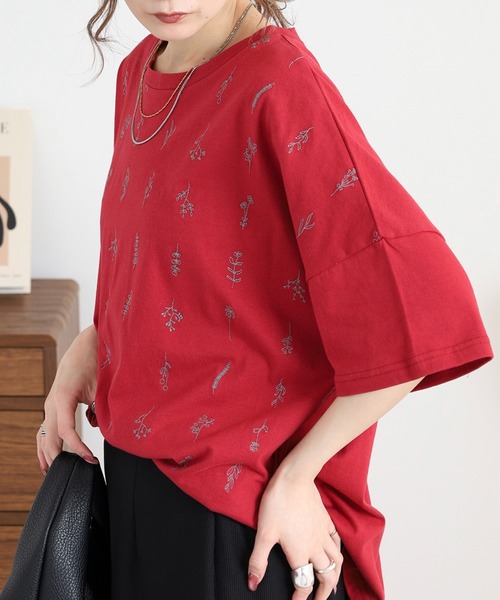 Emago（イマゴ）の「EMAGO お花全面刺繍Ｔ（Tシャツ/カットソー・レディース・ネイビー/レッド/ブラック・FREE）」の10枚目の写真