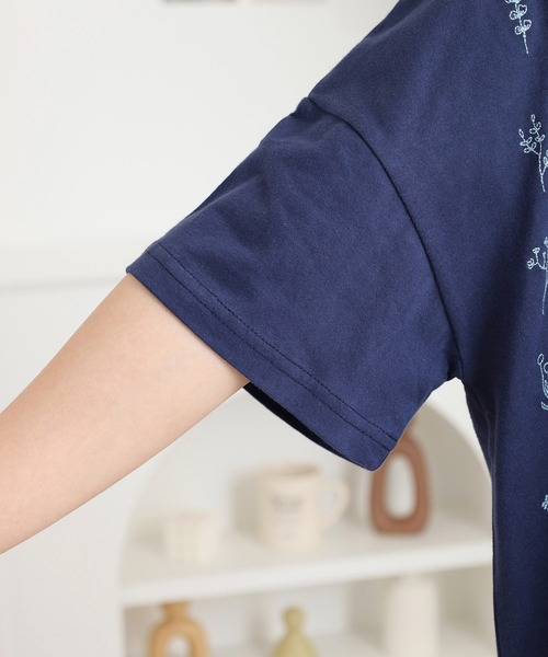 Emago（イマゴ）の「EMAGO お花全面刺繍Ｔ（Tシャツ/カットソー・レディース・ネイビー/レッド/ブラック・FREE）」の18枚目の写真