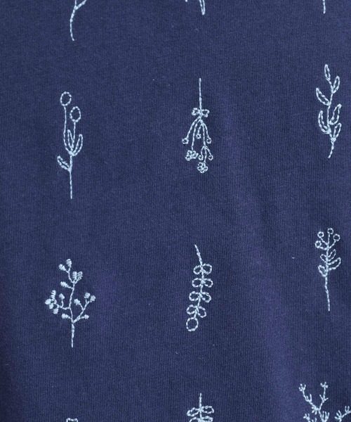 Emago（イマゴ）の「EMAGO お花全面刺繍Ｔ（Tシャツ/カットソー・レディース・ネイビー/レッド/ブラック・FREE）」の20枚目の写真