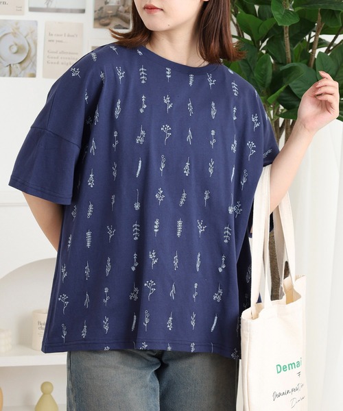 Emago（イマゴ）の「EMAGO お花全面刺繍Ｔ（Tシャツ/カットソー・レディース・ネイビー/レッド/ブラック・FREE）」の21枚目の写真