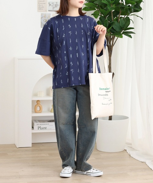 Emago（イマゴ）の「EMAGO お花全面刺繍Ｔ（Tシャツ/カットソー・レディース・ネイビー/レッド/ブラック・FREE）」の12枚目の写真