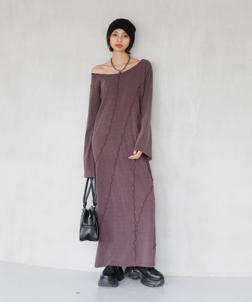PAGEBOY(ページボーイ)の「サンドヴィンテージキリカエロングスリーブワンピース(長袖) 【ボートネック・ワンショルダー対応】(ワンピース・レディース・ブラウン/ブラック/グレー・SMALL/LARGE/MEDIUM)」の3枚目の写真