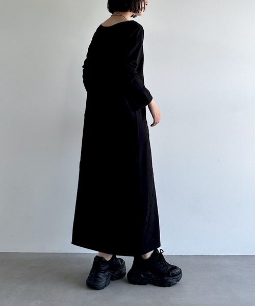 PAGEBOY(ページボーイ)の「サンドヴィンテージキリカエロングスリーブワンピース(長袖) 【ボートネック・ワンショルダー対応】(ワンピース・レディース・ブラウン/ブラック/グレー・SMALL/LARGE/MEDIUM)」の11枚目の写真