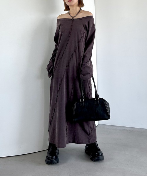 PAGEBOY(ページボーイ)の「サンドヴィンテージキリカエロングスリーブワンピース(長袖) 【ボートネック・ワンショルダー対応】(ワンピース・レディース・ブラウン/ブラック/グレー・SMALL/LARGE/MEDIUM)」の16枚目の写真