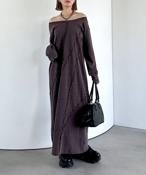 PAGEBOY(ページボーイ)の「サンドヴィンテージキリカエロングスリーブワンピース(長袖) 【ボートネック・ワンショルダー対応】(ワンピース・レディース・ブラウン/ブラック/グレー・SMALL/LARGE/MEDIUM)」の17枚目の写真